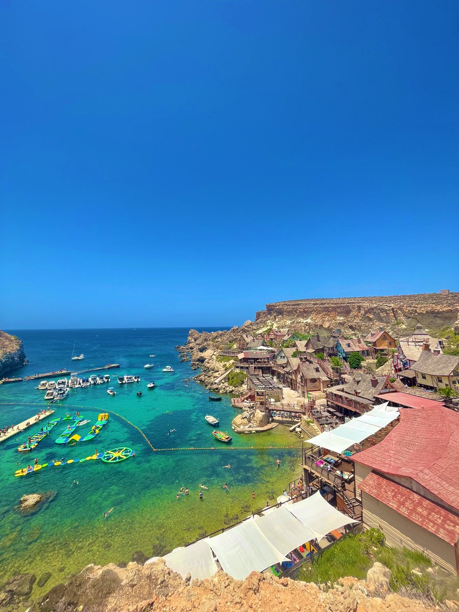 ポパイ村行ってきたあ🏡
外から見る景色がめっちゃキレイ
入場料が15€くらいするけ、もし中に入るならどうせなら海にも入りたい！写真撮るだけなら外からでも十分楽しめる🙂☀️
📍Popai Village