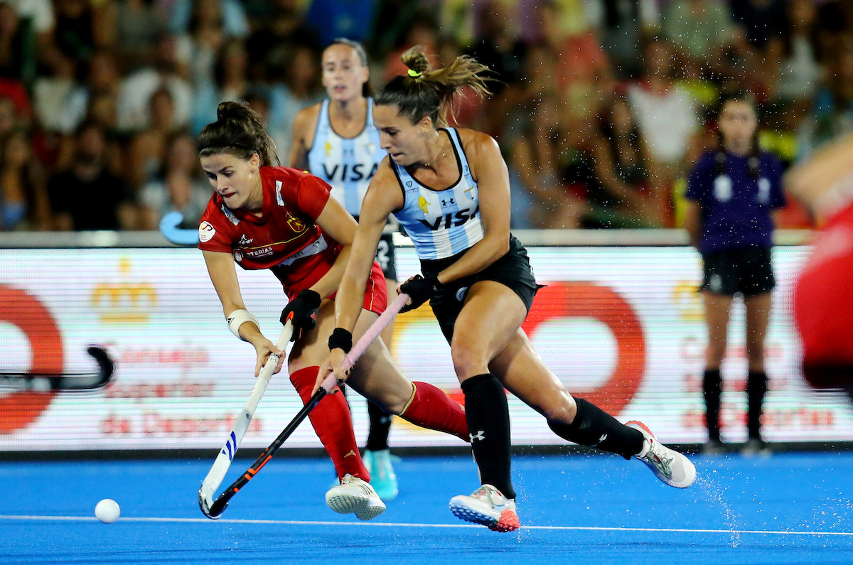 ArgFieldHockey's tweet photo. Las 📸 del partido de #LasLeonas frente a España. 

🤜🇦🇷🤛 https://t.co/JH4zo8Aoub