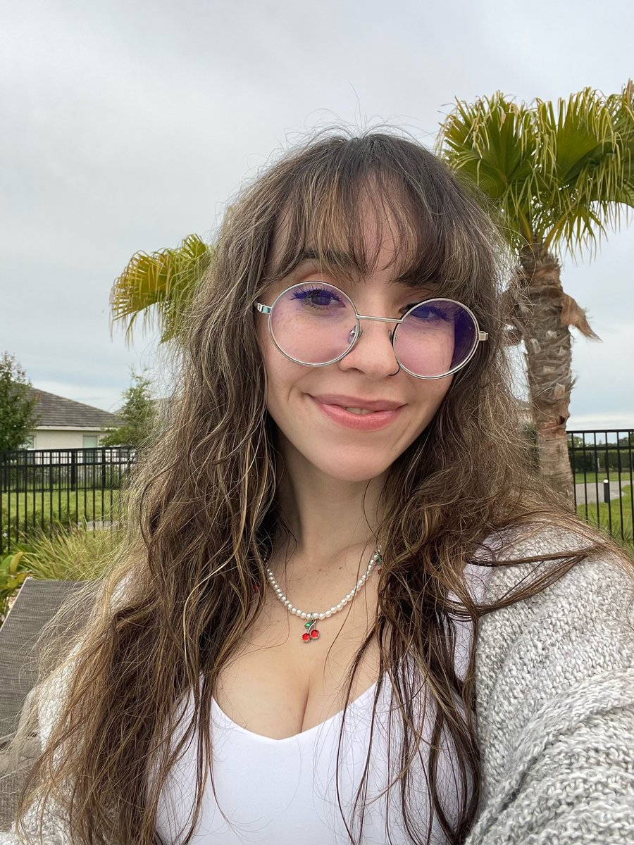 weiss! (つд`) on Twitter: "RT @dailycatlyn: hi gamers"