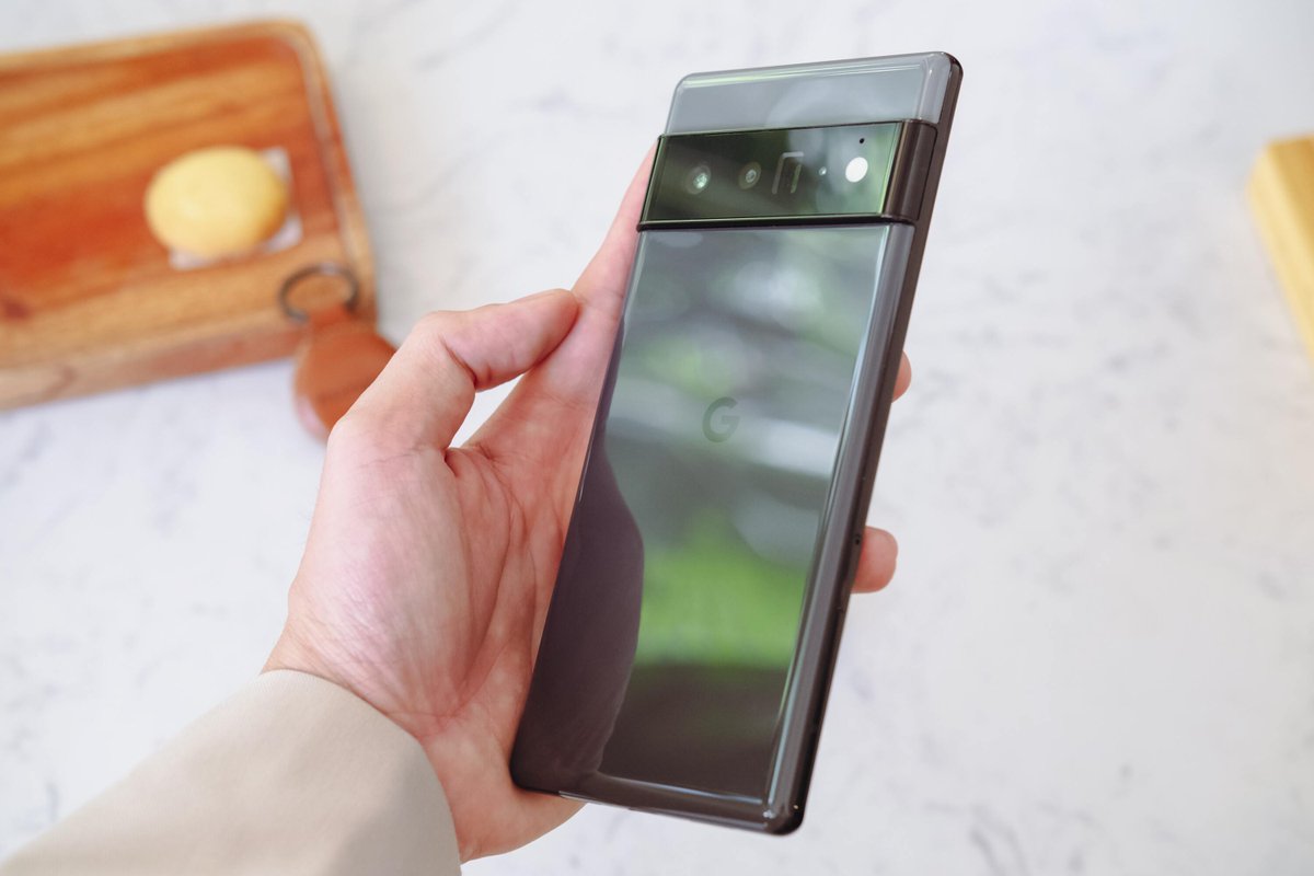 uptechable's tweet image. Who&apos;s been using the Google Pixel 6 or the 6 Pro? 

What do you think about the new Tensor chip from Google? 

#uptechable #google #madebygoogle #googlepixel #googlepixel6 #googlepixel6pro #googlepixel6a