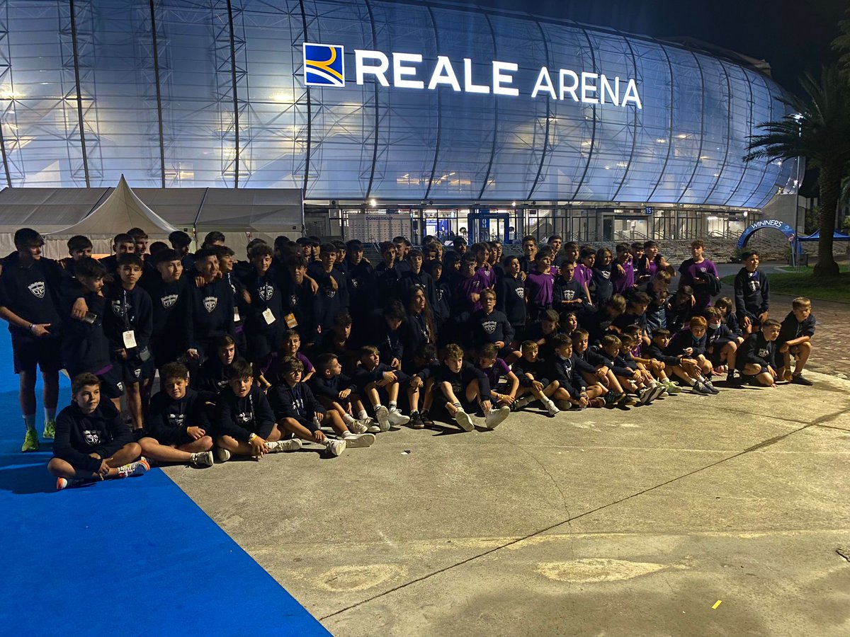 Sin duda será, convencido estoy, una aventura grande llena de emoción
¡Preparados para una semana inolvidable!
Con <a href="/CDG_cantera/">C.D. Guadalajara - Cantera</a> representando a @deporguadaoficial en <a href="/donosticup/">Donosti Cup</a>
#MisCachorros💜⚽
<a href="/d_delucas/">d_delucas</a> <a href="/Camacho_6/">Steven Fernández</a> <a href="/Javiicorral1/">Javi Corral</a> <a href="/paula_fdez11/">Paula Fernández</a> <a href="/86Grande/">cgr_fitnesscoach</a> #Chechu