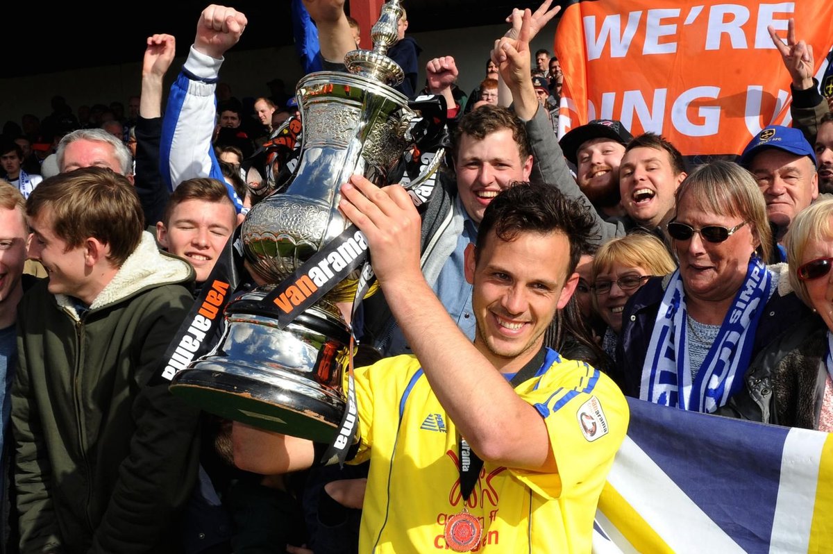 GuiseleyAFC's tweet photo. 👏 | Good luck to @andyhold5 who is running London Marathon in October! 

He is running for @WfldHospice and you can donate here: https://t.co/QnnOeOnt4L 

#GAFC #GuiseleyTogether https://t.co/9z36XV5WKP