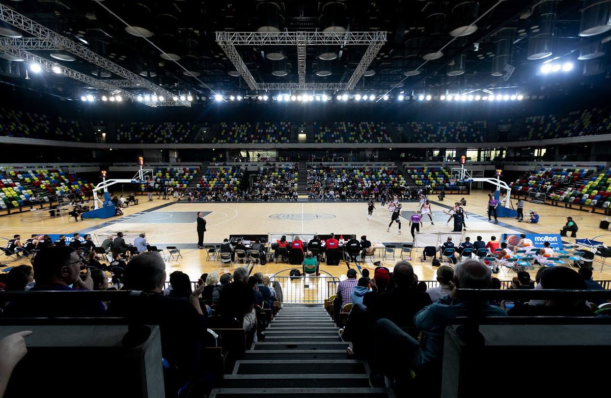 The Copper Box then vs now. Originally used for several indoor events at #London2012, it is now the home of the @BBLofficial @LondonLions basketball team! #Olympics #OlympicLegacy @CopperBoxArena