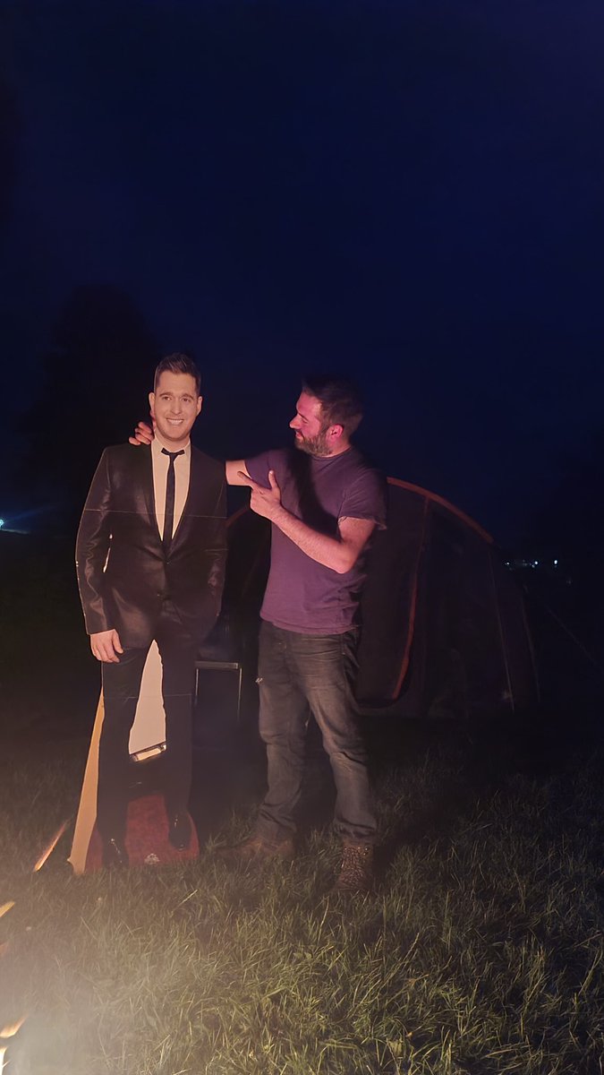 janetm26's tweet photo. @MichaelBuble thanks for camping with us since there where no hotel's available in kelso 🥳 https://t.co/S3Cjs6Z0EX