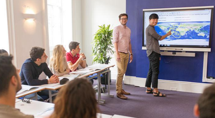 studydestiny's tweet photo. [England]Kaplan International English London - Leicester Square

- school facilities that provide the best experience for our students
- Professional, friendly, helpful staff and teachers
- Small class sizes and modern resources

For more information
https://t.co/2hWmNfYStk https://t.co/NH6PRPzzAq