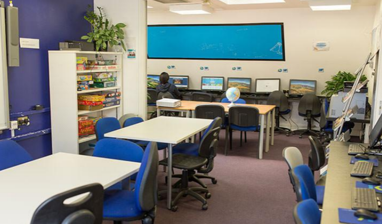studydestiny's tweet photo. [England]Kaplan International English London - Leicester Square

- school facilities that provide the best experience for our students
- Professional, friendly, helpful staff and teachers
- Small class sizes and modern resources

For more information
https://t.co/2hWmNfYStk https://t.co/NH6PRPzzAq