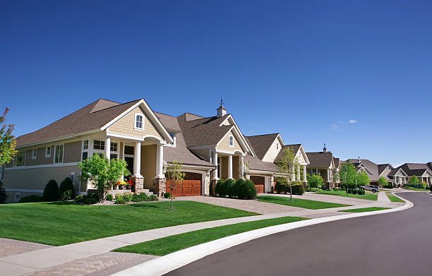 slvppy's tweet image. “i can’t tell if it’s gunshots or fireworks”