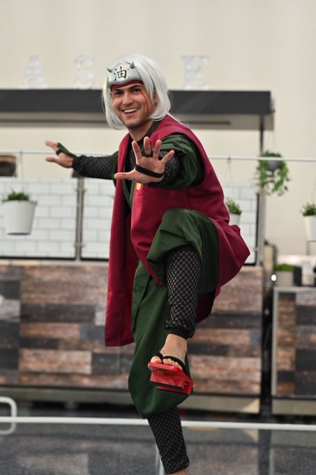 Look at this sick photo someone took of me at Anime Expo https://t.co/4SrXl1TOuL