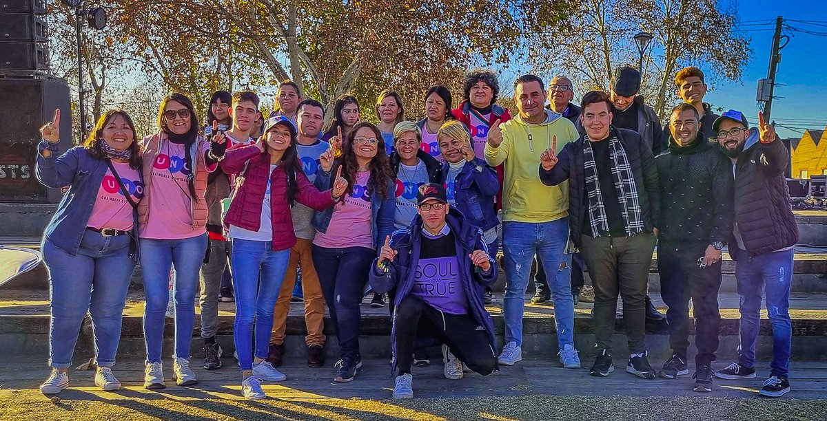 UN DÍA DE PAZ 🇦🇷
~Una Nueva Oportunidad para estar juntos y en familia~

Compartimos una gran jornada con muy buena música junto a organzaciones sociales, civiles e iglesias evangélicas en el playón de 27 de Febrero y Pte. Perón.

Gracias a todos los que sumaron!