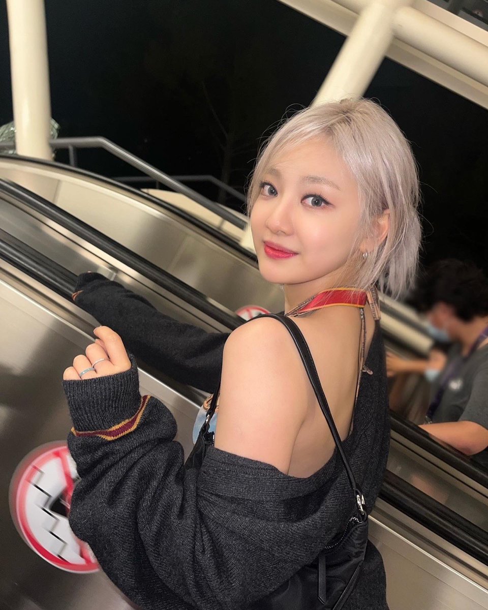ningx2pics's tweet photo. girlfriend material https://t.co/2nYLUzgAv3