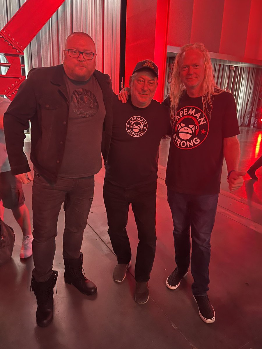 jaymzdenning's tweet image. The @knockoutradio crew representing. @apemanstrong at the @ufc APEX today .. Grappling Invitational 2 
#grappling #BJJ #ufc #UFCFightWeek