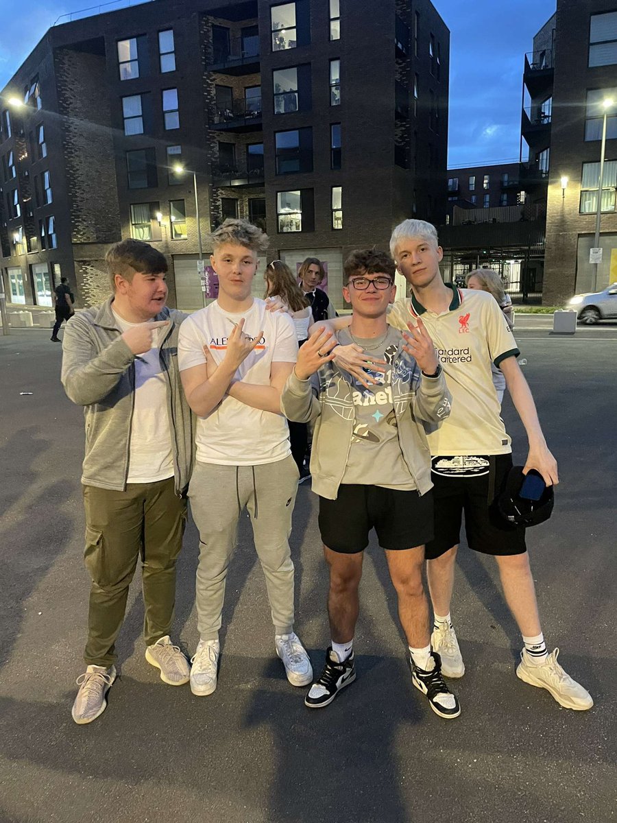 NowCynical's tweet image. Team Upsla