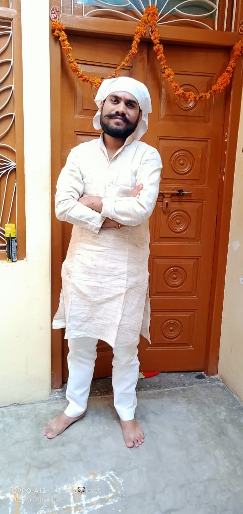 Devansh_ABVP's tweet photo. बड़े भाई @adv_anurudh जी को अवतरण दिवस की हार्दिक शुभकामनाएं। मैं ईश्वर से आपकी दीर्घायु,स्वस्थ एवं उज्जवल भविष्य की कामना करता हूं।♥️💐
#birthday https://t.co/yF0RnXTAGN