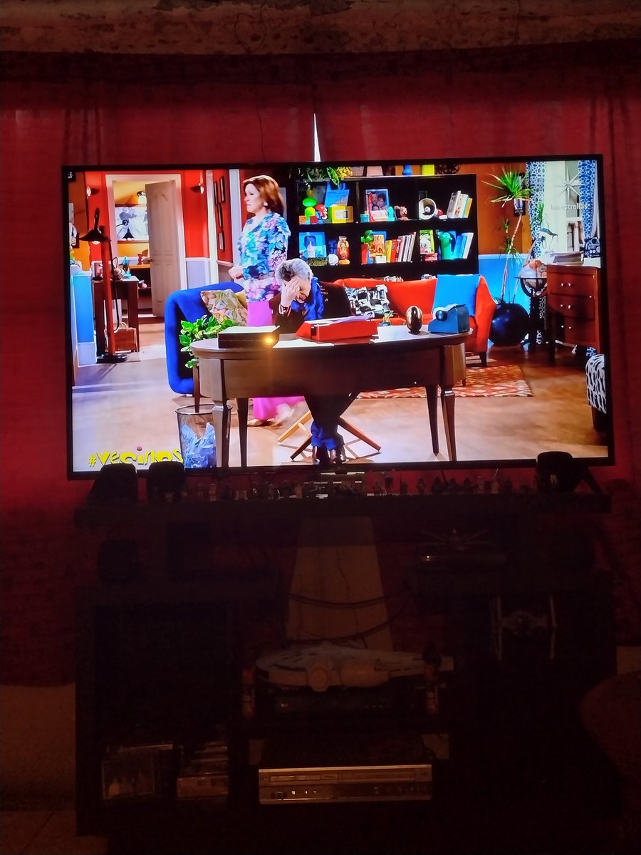 frutilupisd's tweet photo. @Vecinosoficial #vecinos, cómo no disfrutar una rica tarde de domingo, si ya empezó nueva temporada!!!! https://t.co/TTHQGz8ZYo