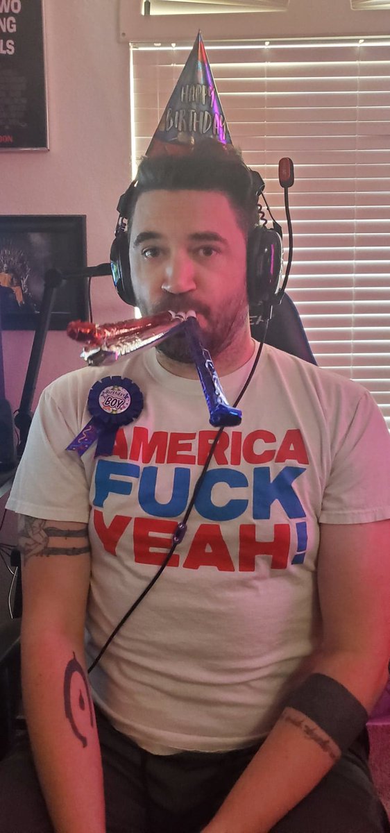 BIRTHDAY STREAM HYPE HYPE HYPE #itsSATURDAY 

twitch.tv/grimiss