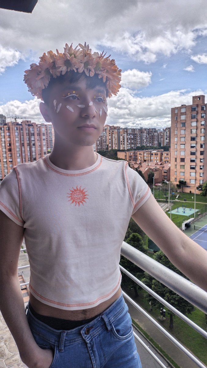 adalv21's tweet photo. I've never felt this pretty or happy. ✨🥺🏳️‍🌈❤️ https://t.co/KIPTxB8oXu