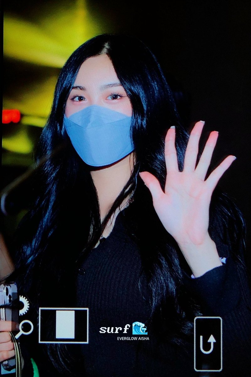 aishabeIIa's tweet photo. AND— we have arrived safely in korea!! 💘 https://t.co/plv6jTKIjf