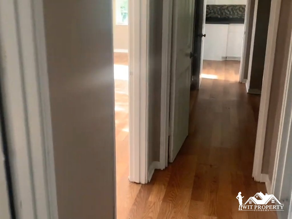 ...

The size is 1170 square feet which will comfortably occupy a family of 4 to 6

Rent: $1050 per month

Placement fee: $950

To arrange a walk-through, call 601-707-8999 today.

#JacksonMissisippi #Mississippi #realestate #homeowners #OakForest #property #rental #apartment