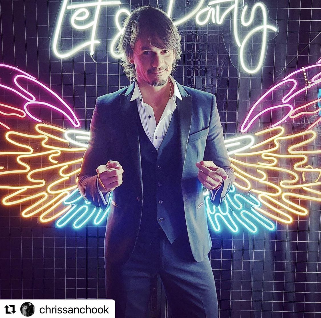 bardeLOOK's tweet photo. #Repost @chrissanchook with @use.repost
・・・
LOVE IS LOVE ❤️🌈

QUE NADA NOS LIMITE 
QUE NADA NOS DEFINA
QUE NADA NOS SUJETE
QUE LA LIBERTAD SEA NUESTRA PROPIA SUSTANCIA.

LOVE IS LOVE ❤️🌈 https://t.co/4HluX3LvXf