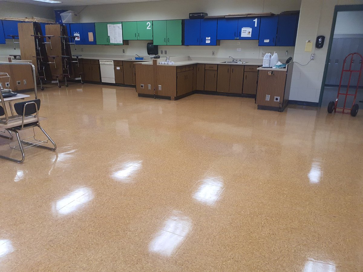 jasonjonphilip's tweet image. Summer cleaning @ Sells Middle School