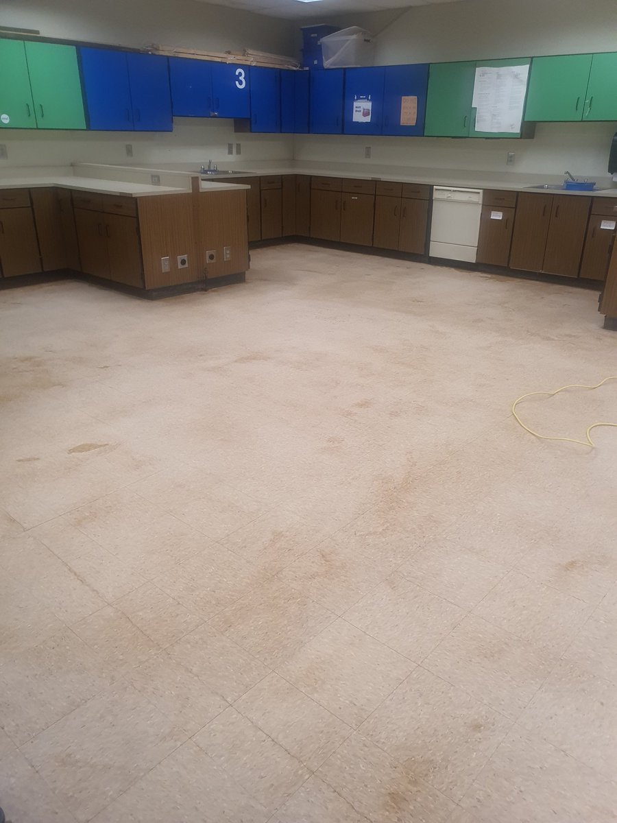 jasonjonphilip's tweet image. Summer cleaning @ Sells Middle School