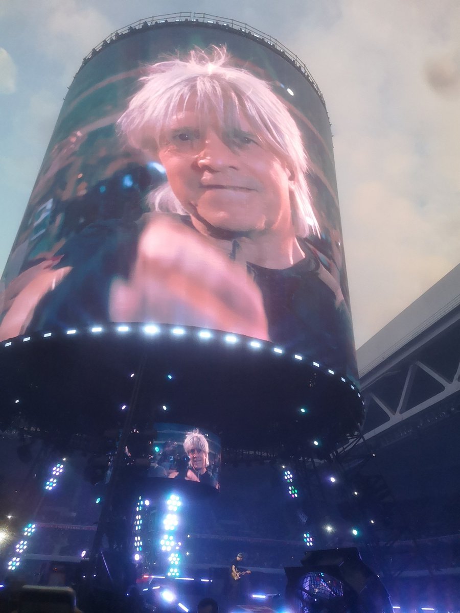 meli71110's tweet photo. Le réveil en ne sachant pas quand vous retrouver est dur... Merci 130 000 fois pour ce week-end parfait @indochinetwitt @nicolasirkis @oLidESaT_ https://t.co/Pyo7bH2loq