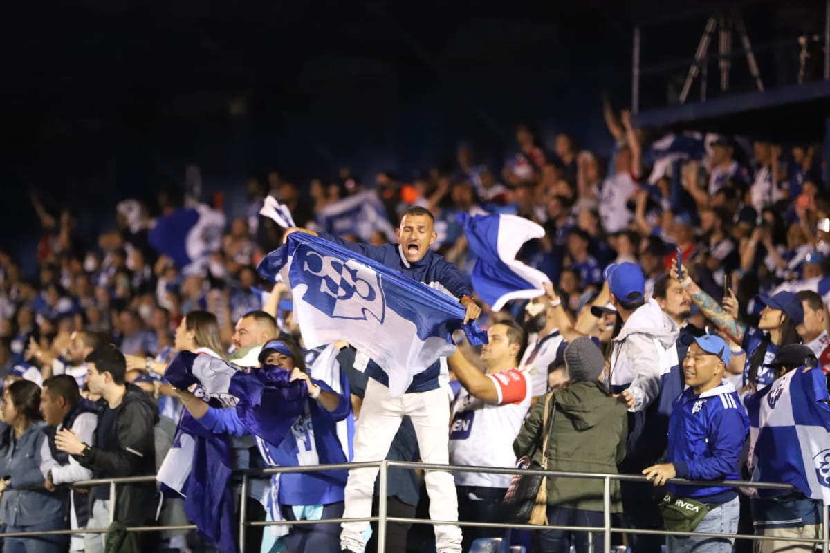 TeleticaTD7's tweet photo. Así celebran en el Fello Meza estar cerca de romper 81 años de no ser campeones nacionales

Más detalles en esta nota: https://t.co/W5OWiNfdkW 📸: José Fernando Araya, periodista de https://t.co/0g5o6HqaKC https://t.co/QAsOdXhyeP