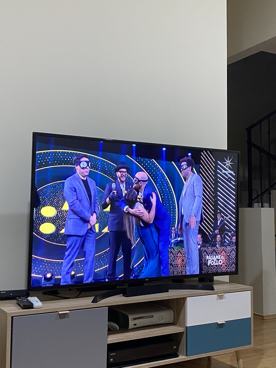 Ya los extrañábamos… y mucho… <a href="/MeCaigoDeRisa/">Me Caigo De Risa</a> <a href="/faisirrito/">Faisy 🐺</a> <a href="/RICH_MARGALEFF/">Ricardo Margaleff</a> <a href="/marianaecheve/">MARIANA ECHEVERRIA</a> <a href="/Mariazelzel/">.</a> <a href="/isaacsalame/">Isaac Salame Farca</a> <a href="/lalosuarezc/">Eduardo Suarez</a> <a href="/anapao/">anapao</a> #MCDRLaGala