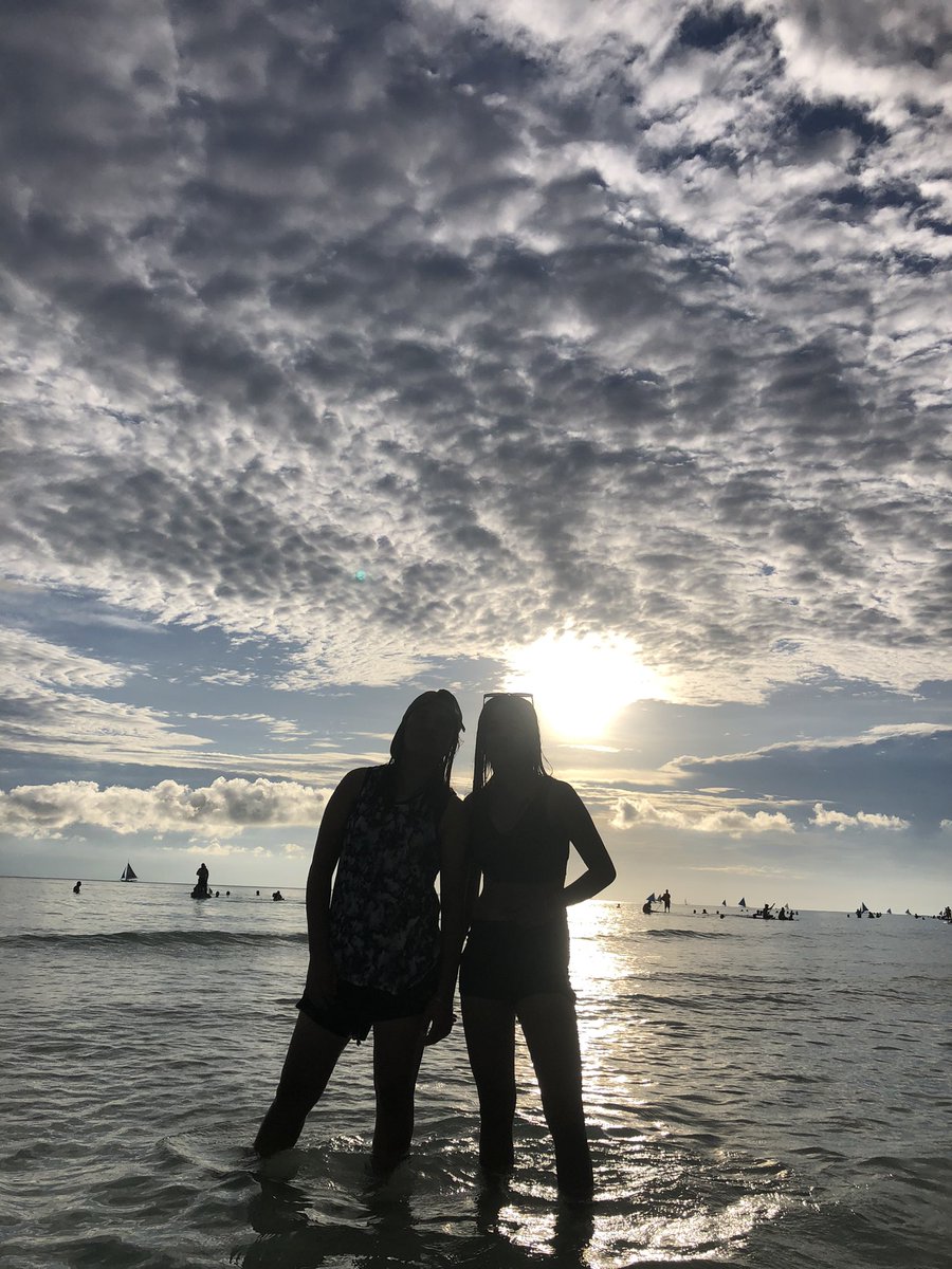 breywithfiree's tweet photo. flex’n my best buddy since day 1 👯‍♀️ @pinosalyssa ey ey ey hahaha https://t.co/VPFTtEmIV0