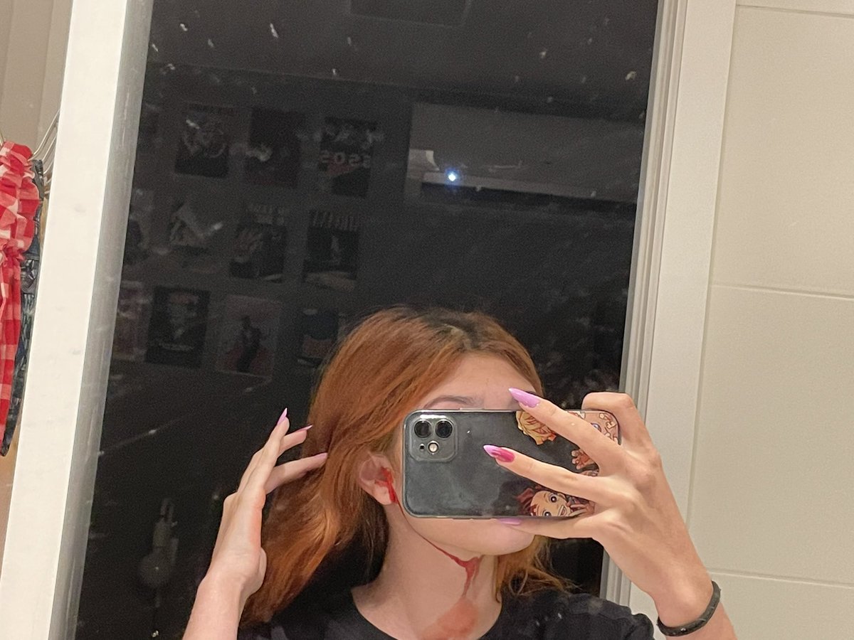 rckbucky's tweet photo. fodeu eu tava ouvindo música mto alto e meu tímpano estourou minha mãe vai me matar https://t.co/iQlsuMfixD