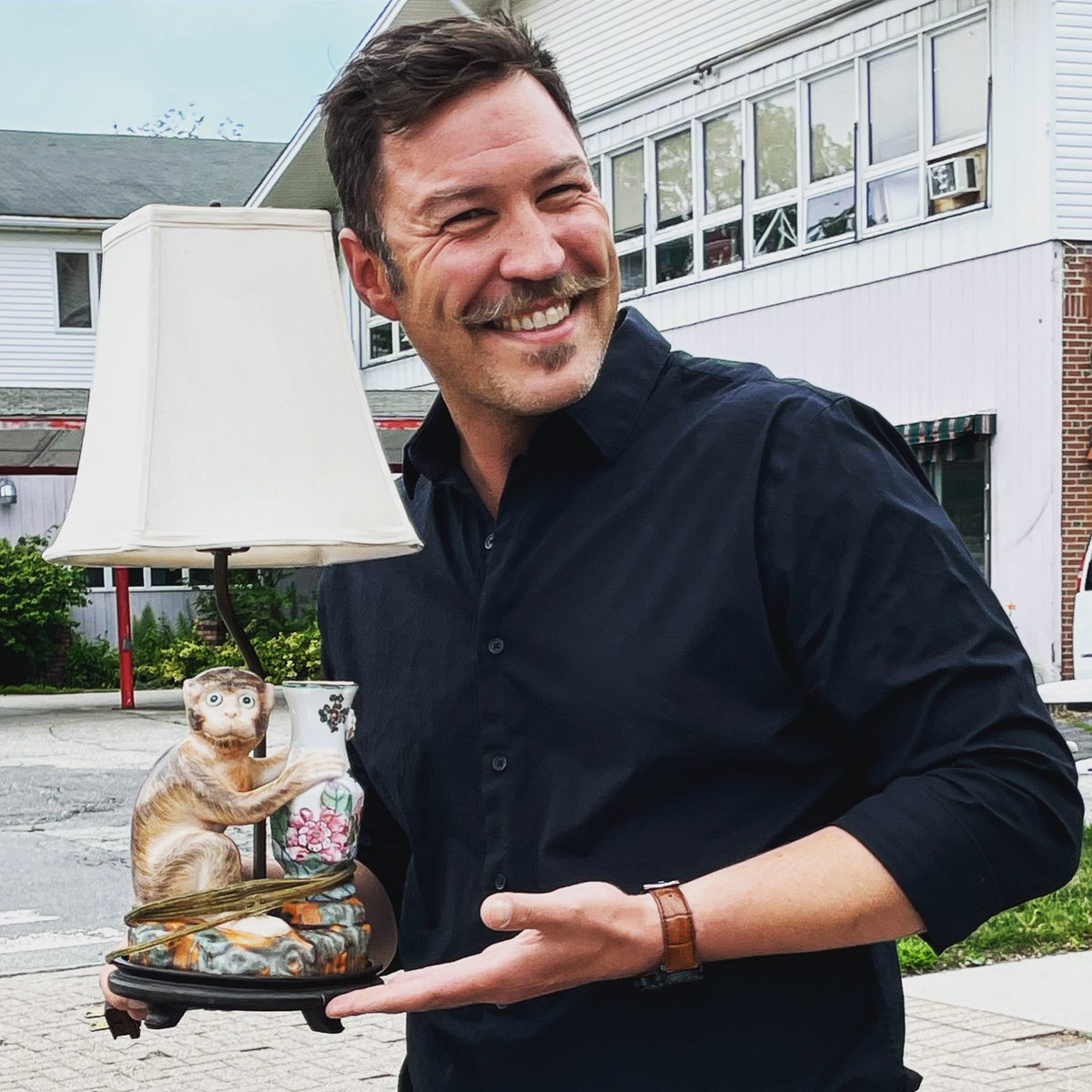 davidjester60's tweet photo. Me all excited with my monkey lamp https://t.co/imIbOmnBoo