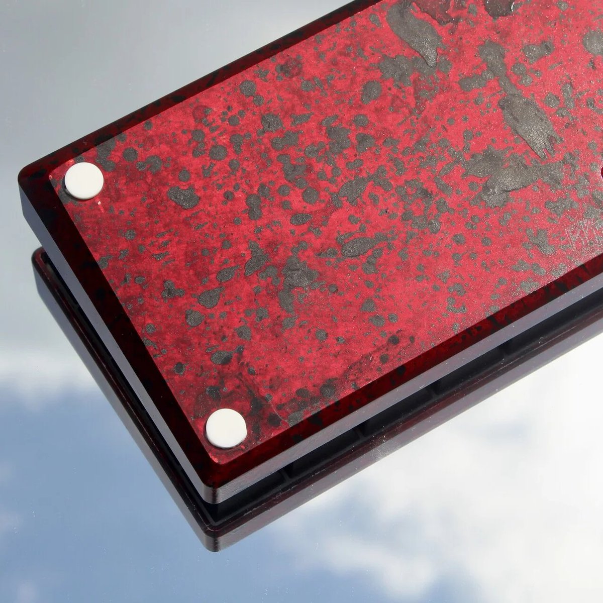 We love ourselves a custom Patina paint job!!

Credit: IG kalis_keebs

Board: Custom Red and Black Patina w/ KBD Fans DZ60 v3 PCB
Keycaps: Mistel White on Black (WoB)
Switches: NovelKeys Cream
Stabilizers: Durock Plate Mount
Lube: Krytox GPL 205 G0 GPL 205g2