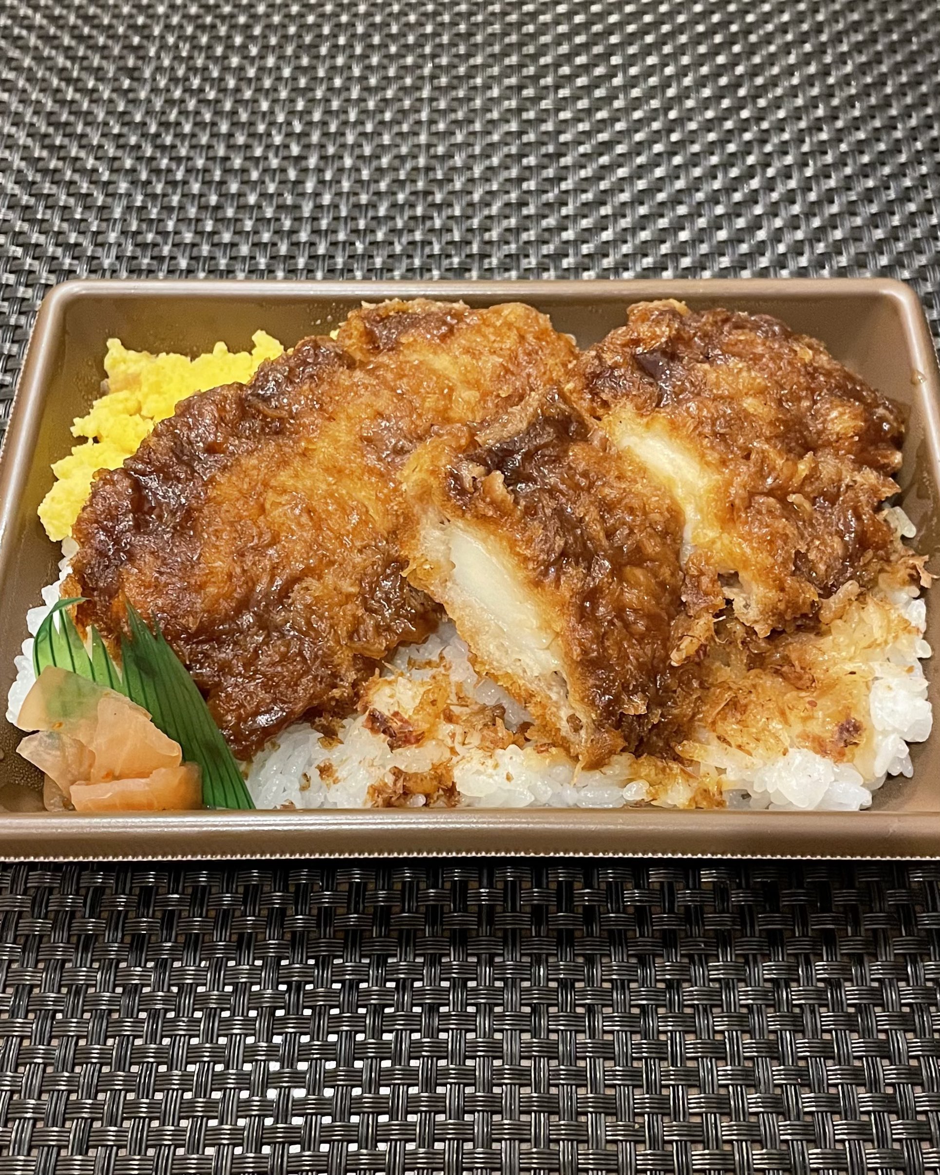 ｒｙｏｓｕｋｅ Rt O Yamaneko3 セブンイレブン イカフライおかか御飯 やっぱりうまい青春の味 突如として再販され消えていく 甘辛タレが染み込んだイカフライ だけどな サイズが小さくなり かき揚げとかキンピラごぼうとか どんどんいなくなっ