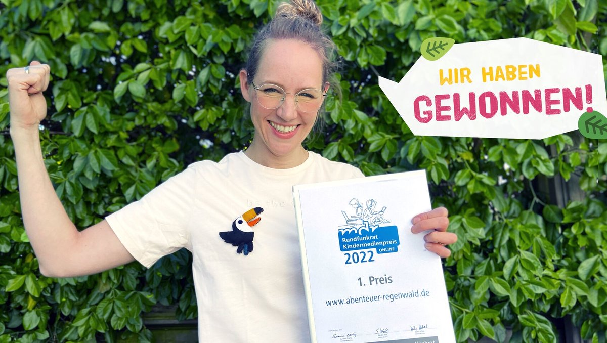 Regenwaldhelden's tweet photo. Yeaaahhh, gewonnen 🎉 ! So viel Zeit muss sein: Wir möchten uns auch hier nochmals beim @mdr - Rundfunkrat bedanken für den ersten Platz als beste #Kinderwebsite 🌳🦧 Wie man vielleicht sieht, haben wir uns echt gefreut. #yeah https://t.co/at6vl3FPuM