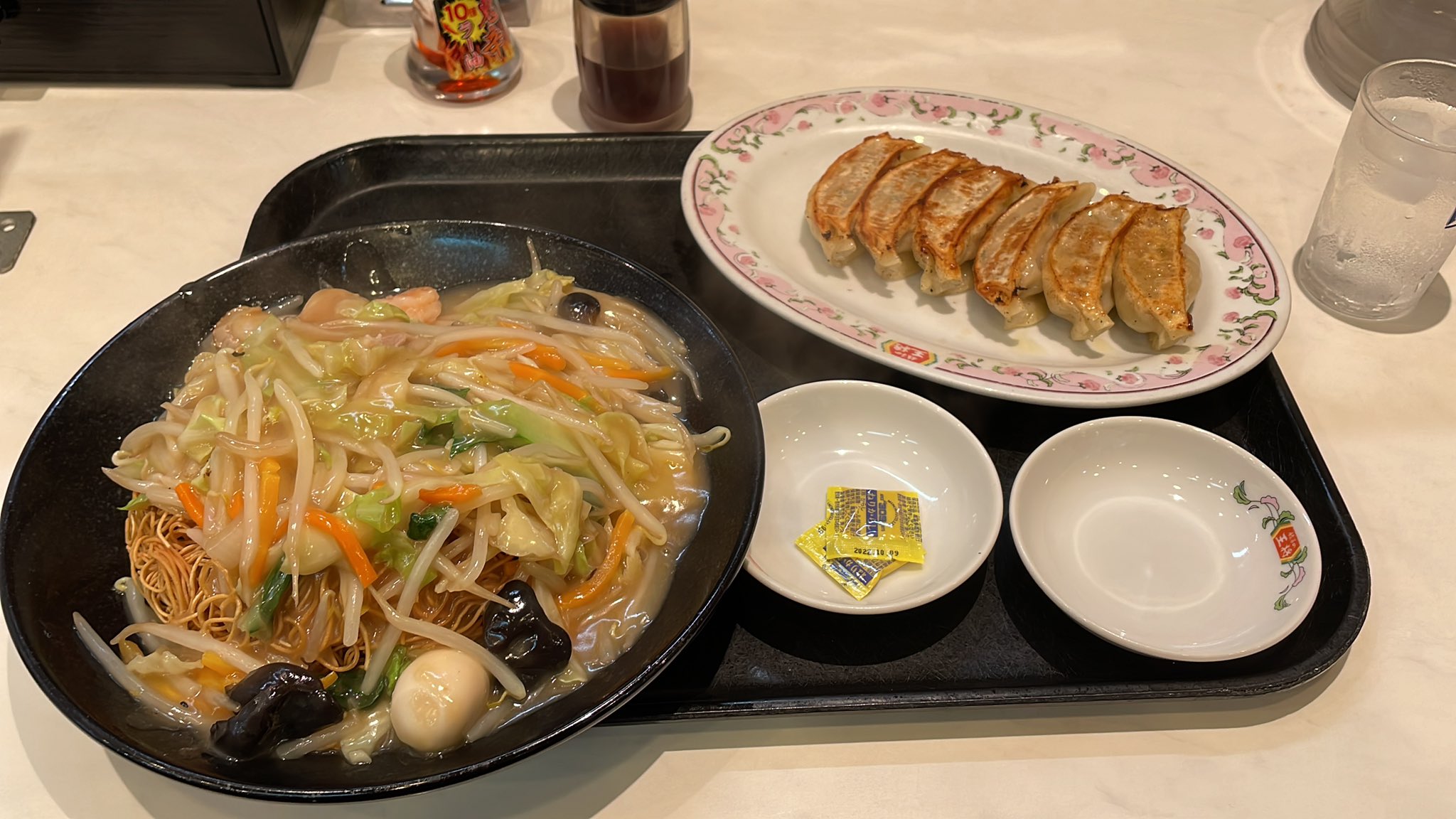 かちゅ 今日こそは久しぶりにニラレバ定食 食べようとわざわざ餃子の王将に入ったのに 何で ニラレバ炒め定食 揚げ焼きそば T Co O7crvqzz95 Twitter