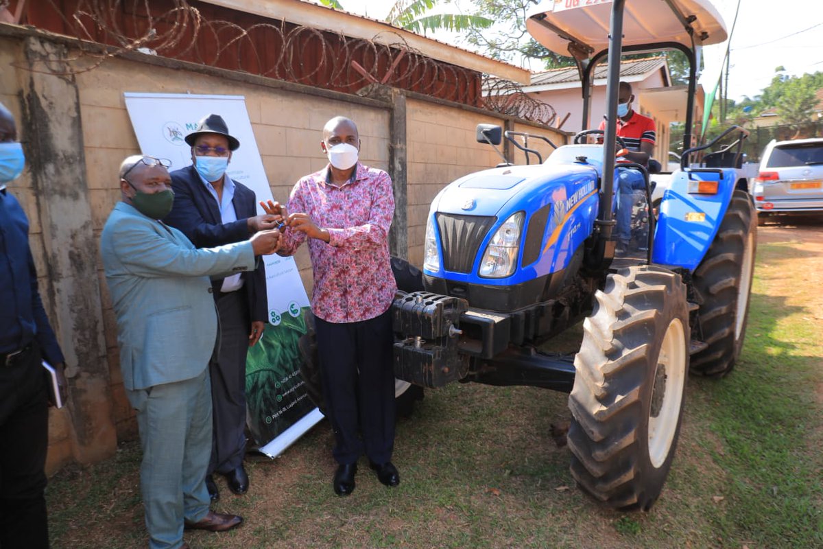 Hon. @FrankTumwebazek the Minister for Agriculture Animal Industry and Fisheries together with MAAIF Permanent Secretary @PS_MAAIF have handed over a tractor to National Leadership Institute (NALI) Kyankwanzi. Brig. Charles Kisembo received the tractor on behalf of NALI.