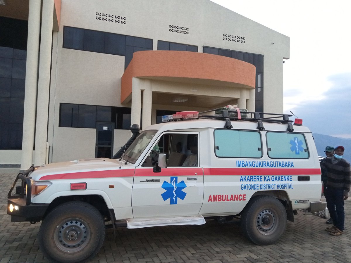 GatondeHospital's tweet photo. Twishimiye kwakira imbangukiragutabara duhawe na Nyakubahwa Umukuru w'igihugu, izadufasha gukomeza gutanga serivisi neza https://t.co/XTf4YunT8i