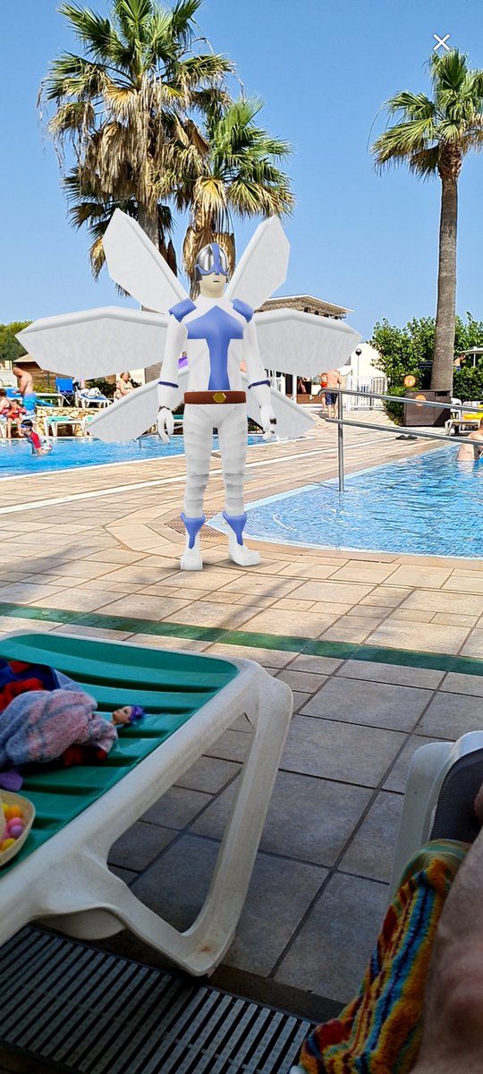 Tytis17's tweet photo. Look! A loopmon chilling by a pool! #loopmon #NFT https://t.co/3C8K8hNLN0