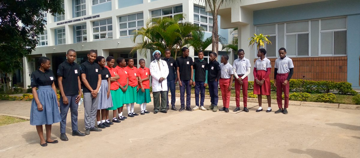 MLW_Programme's tweet image. On 2 July 2022, MLW held a preliminary quiz session for its Science for All member secondary schools. Stella Maris and Ndirande Hill Secondary Schools emerged winners and will compete in the final round on  Saturday, 9 July 2022. 
#Science_For_All
#Science_For_Everyone