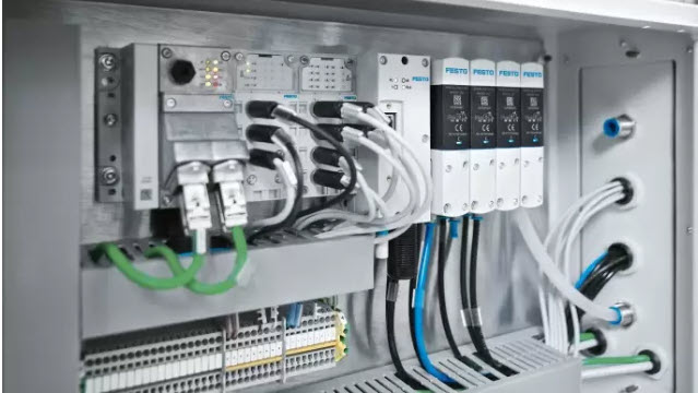 Wide-ranging application meet best practice. Use the wide variety of freely definable and combinable motions with the Motion Terminal. 
➡️To the application examples: festo.com/ie/en/e/soluti…