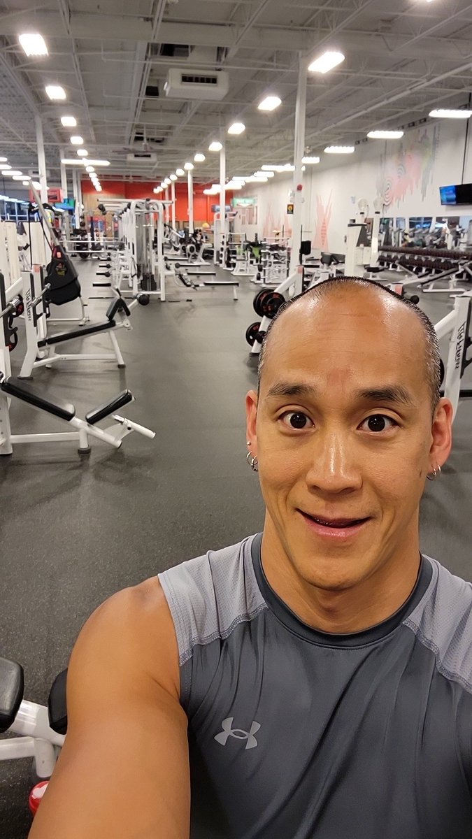 STEM_Chang's tweet image. First at the gym!!