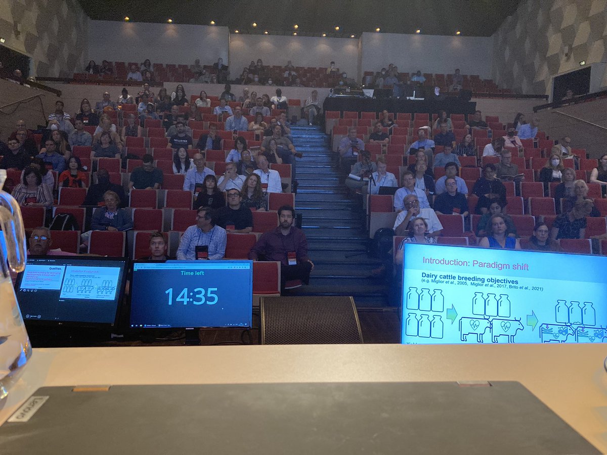 Hello from the other side <a href="/wcgalp2022/">WCGALP2022</a> ! Kicking off the novel phenotyping tools sessions with an interesting mix of species and techniques together with @BaesC1 !