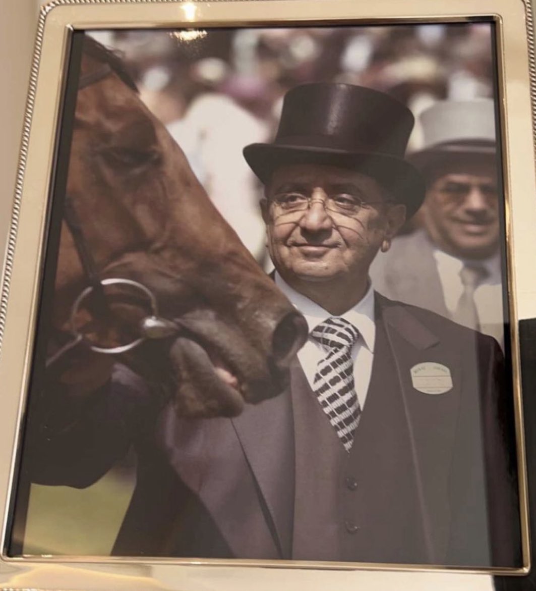 اذكروا أبي مكتوم في دعواتكم ف والله كان طيباً هيناً ليناً لم يُؤذِ أَحَد و أَحَبَ الكل لانه قلبه يحتضن جميع شعبه❤️ رَحِمَ الله قلباً لو فَنَت الدنيا ما أَتَت بمثله❤️❤️🤍🤍❤️❤️