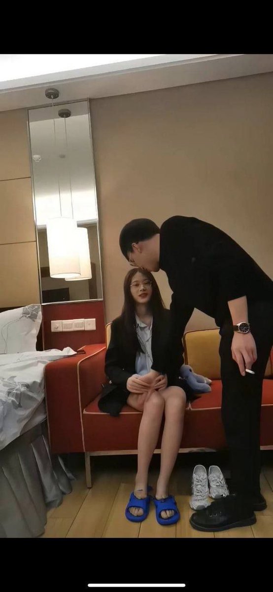 WSLSJYYDS's tweet photo. 极品探花  眼镜妹是真的嫩 https://t.co/e8slh206E4