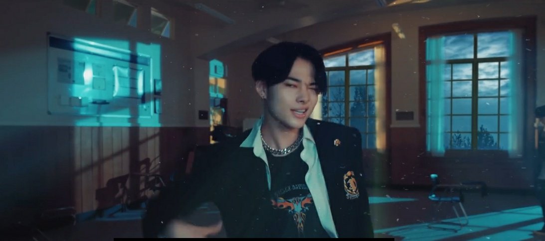 woniefeed_'s tweet photo. STEP ON ME SIR !!!!! 🔥🔥🔥 https://t.co/gM0N71GeU6