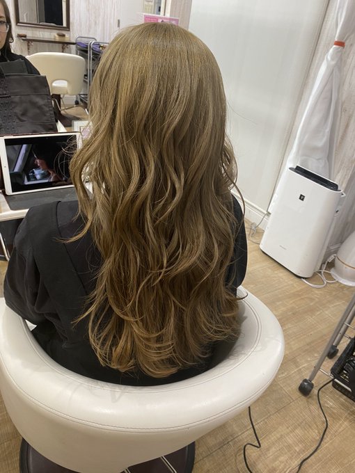 イメチェン💇&zwj;♀️第一段階✂️ https://t.co/p2RxknmM9N
