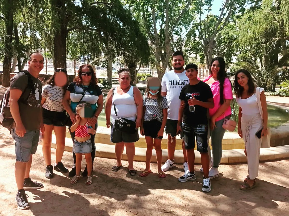 FundMChampagnat's tweet photo. 🔝 Proyecto #ERACIS en las barriadas de #Asperones y #Soliva de #MÁLAGA ‼️
La realización de actividades de ocio y tiempo libre 🏕️ con las personas del barrio, es uno de nuestros objetivos creando sinergias y vínculos 🔄. https://t.co/MxUPKYiCp5