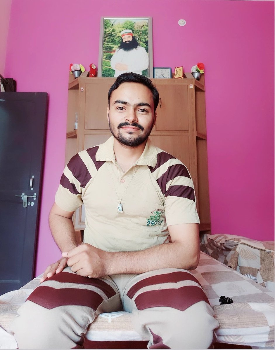 mpawanbijarnia's tweet photo. कुछ खूबसूरत पलों की महक सी हैं आपकी यादें,
सुकून ये भी है कि ये कभी मुरझाती नहीं।
.
#मेरे_मुर्शिद #SaintDrMSG
#PictureOfTheDay #PictureThis #DreesCode 🥰✌️ #139welfareworksbydss #DeraSachaSauda @Gurmeetramrahim 🥰🥰🤗🤗 https://t.co/hXfJzNiPAn