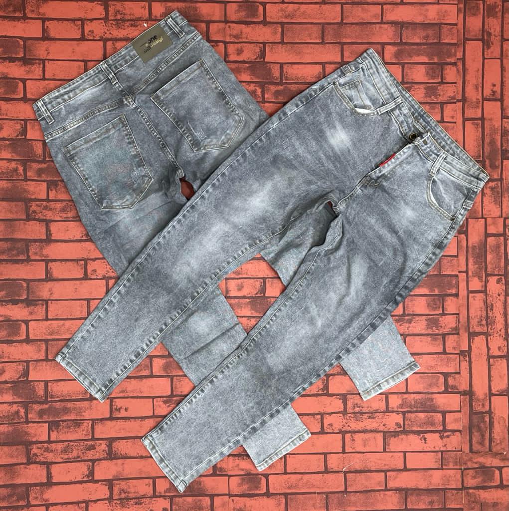 ZimNotAround's tweet photo. Hey guys ! check out this store 
MIDTOWN MALL SHOP 8B 
opposite kelly's chicken by joina 

Mens jeans 👉 $20
all sizes

call 📞 0779079262 / 0777393410 https://t.co/BkJdg9rAtA