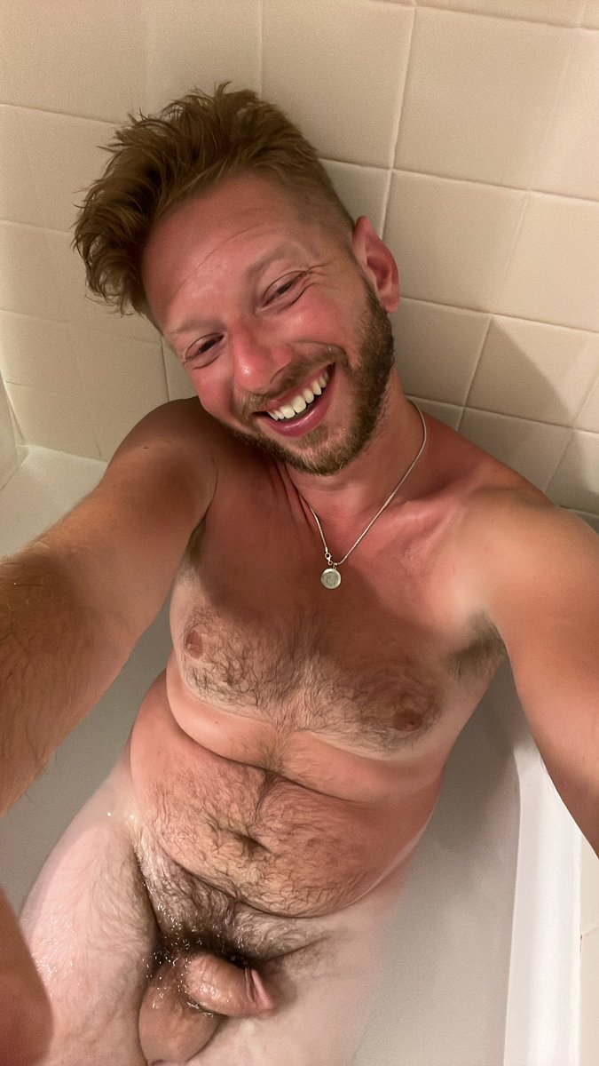 gregbodenair's tweet photo. Omg Karen his penis is out to get you!!!!!!!!! #runkarenrun https://t.co/xe83sMocfG